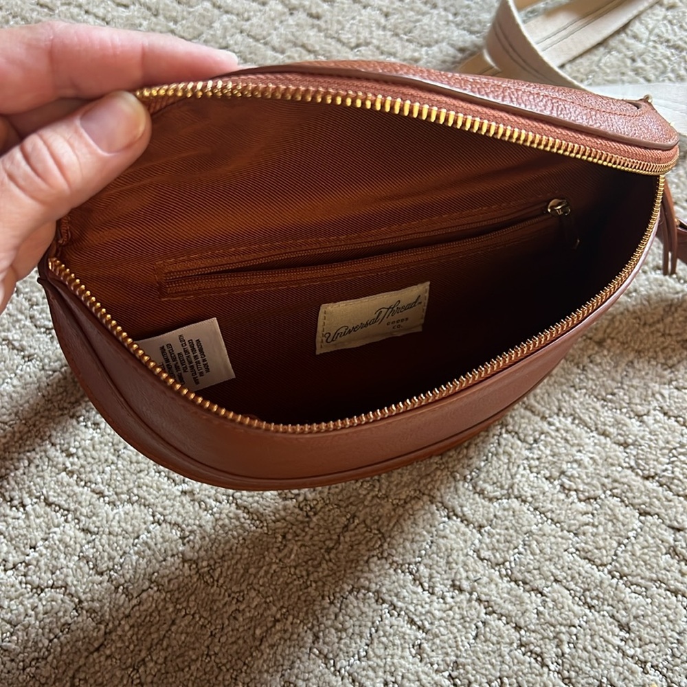 Universal Thread Crossbody - Picture 3 of 4